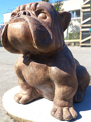 Statue de bulldog 59 euros