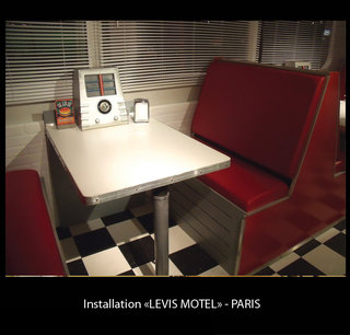 Installation "Levis Motel"