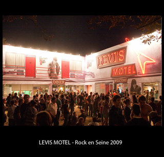 Installation "Levis Motel"