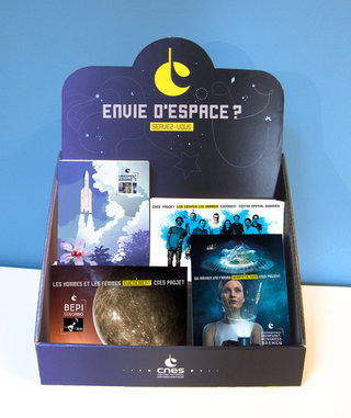 Conception d'un support pour une collection de cartes postales
