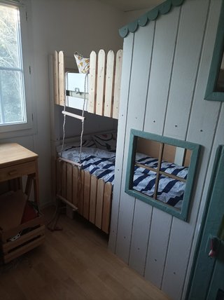 Lit cabane superposé pour petite chambre