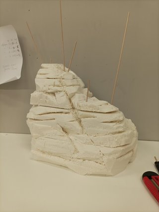 Sculpture styrodur  d'un rocher pour le décors de la météorite