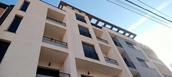 BUILDING'S SIDE VIEW
