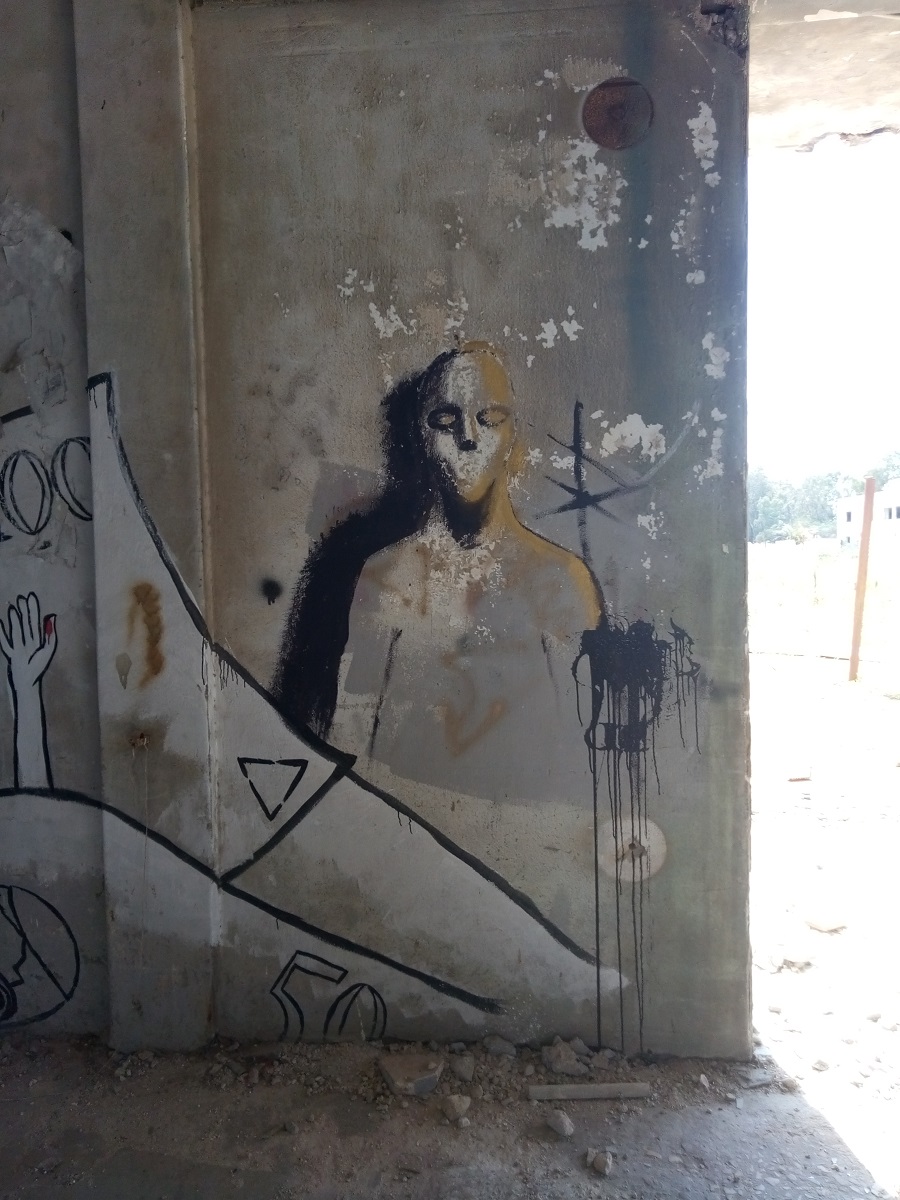 Graffiti by Ana Kogan - Faceless people