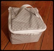 Lunch box grise à pois blanc, intérieur turquoise