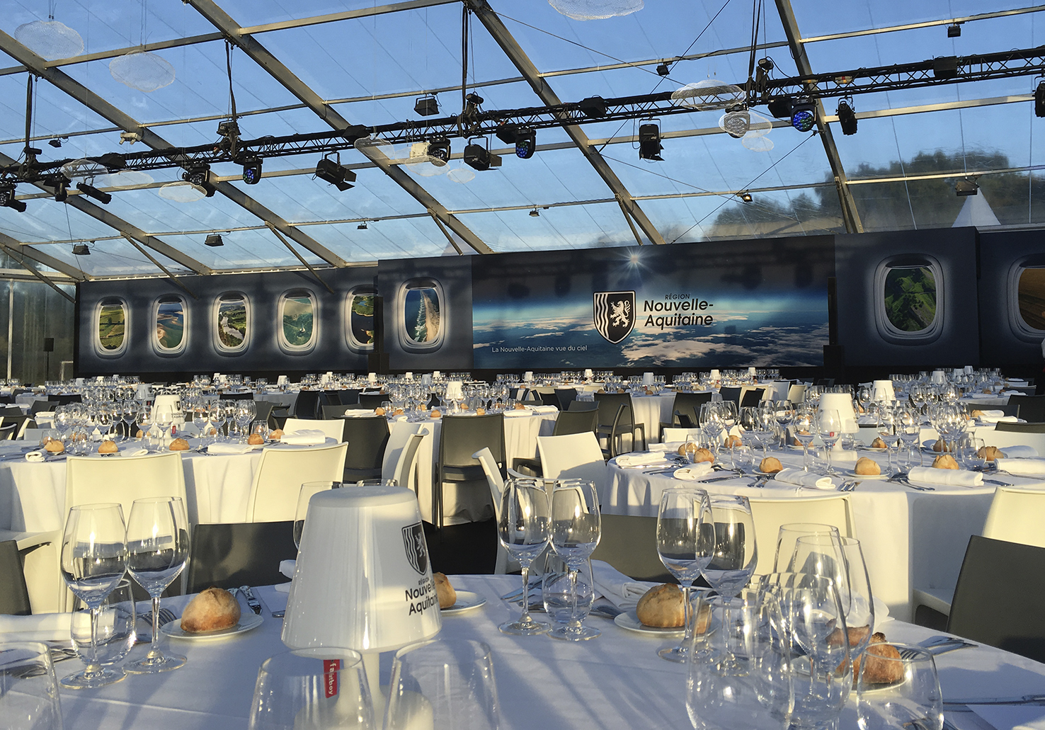 Dîner pour 800 convives sous tente cristal