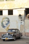 An old car and the Ch&eacute;